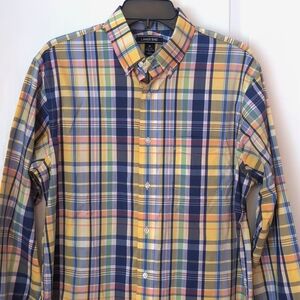 Land's End Traditional Fit Plaid Button Down Shirt. Size Medium
